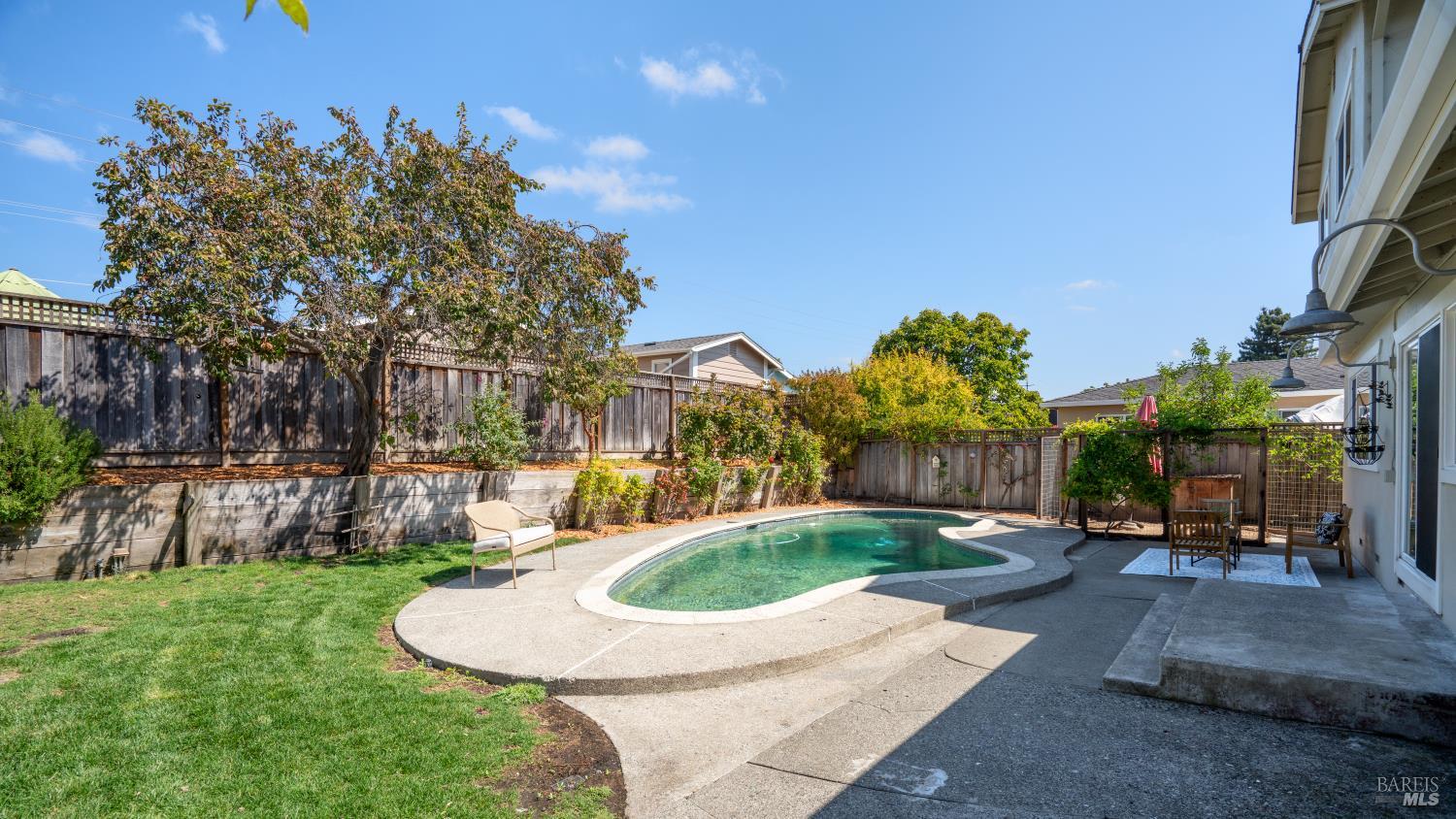 423 Donner Avenue Petaluma CA 94954