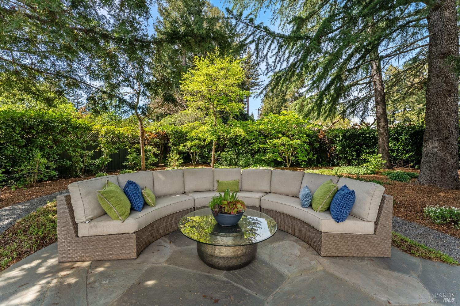 1670 Cabernet Lane St. Helena CA 94574