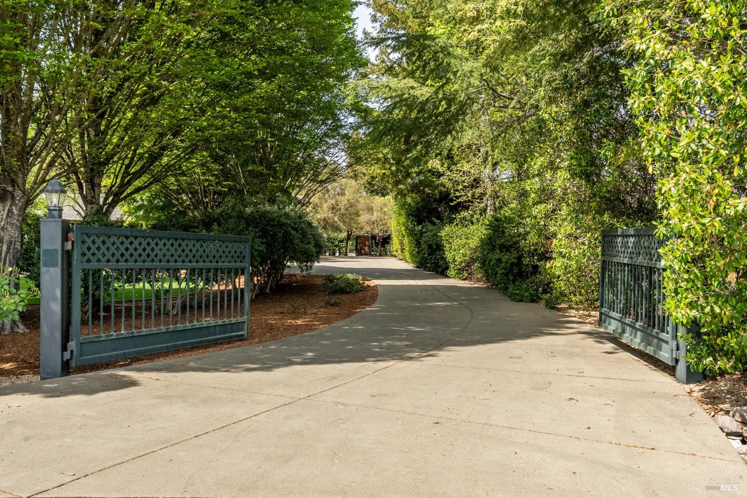 1670 Cabernet Lane St. Helena CA 94574