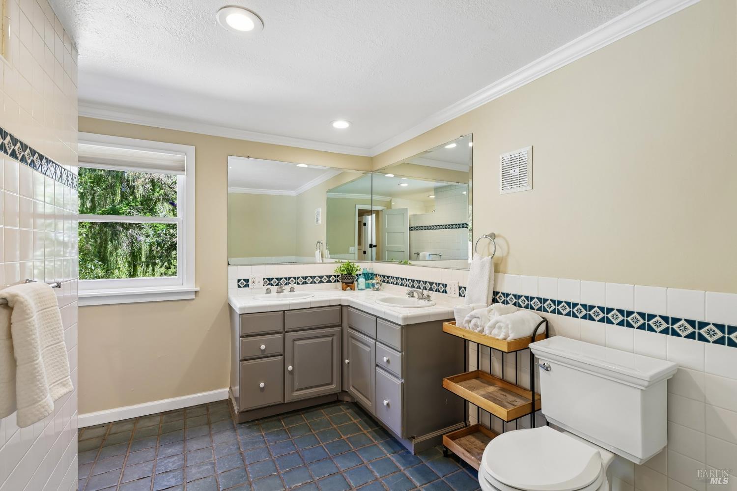 2087 Blucher Valley Road Sebastopol CA 95472