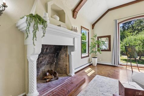 2087 Blucher Valley Road Sebastopol CA 95472