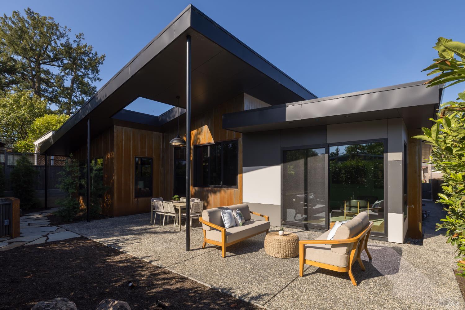 573 Ellis Court Sebastopol CA 95472