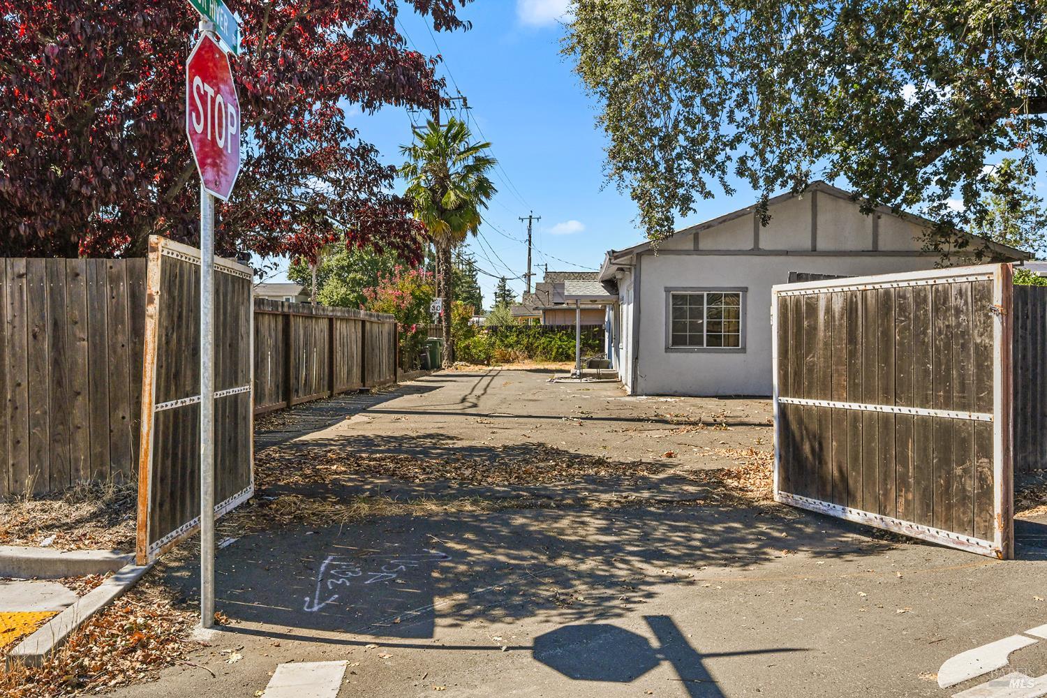 445 Windsor River Road Windsor CA 95492