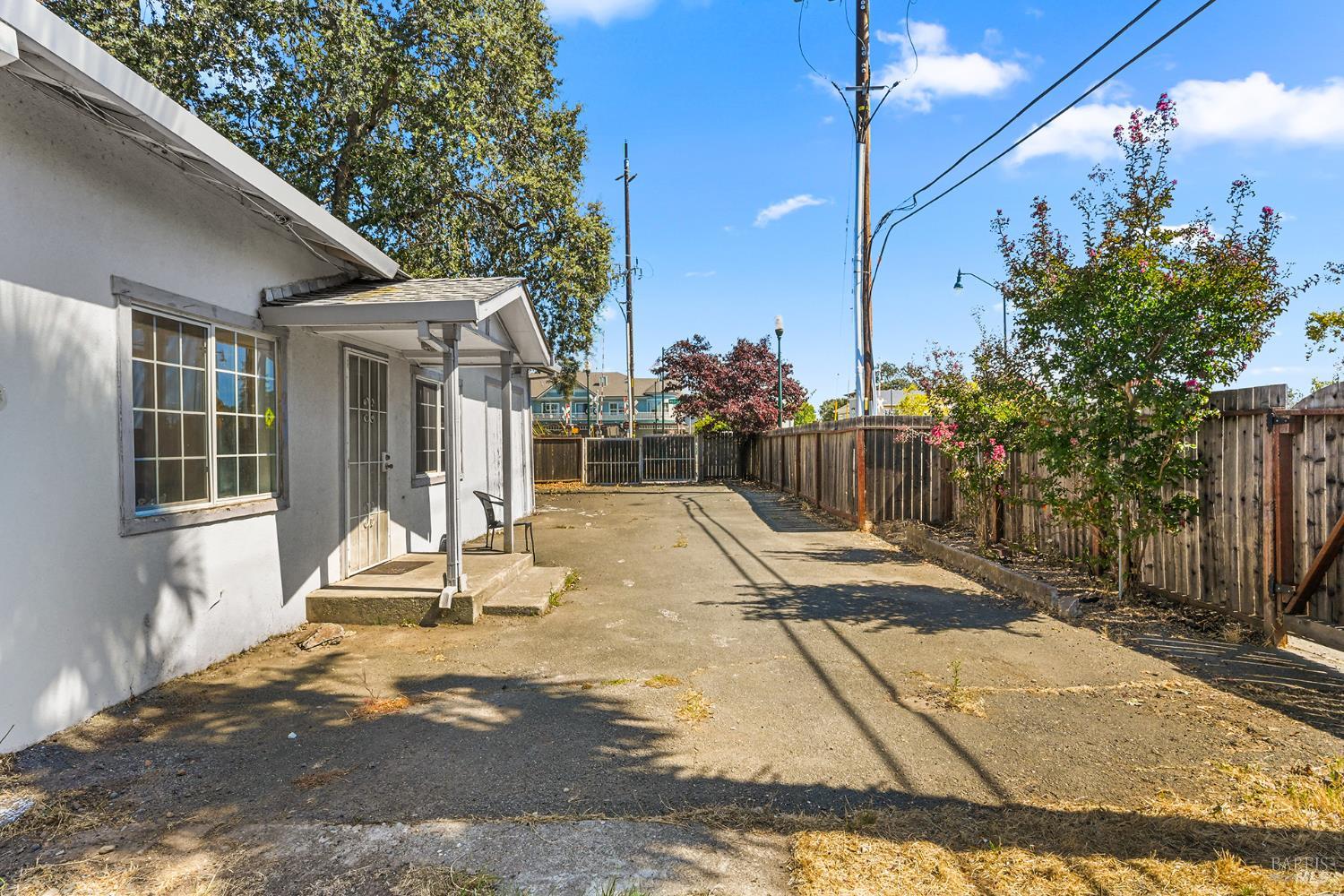 445 Windsor River Road Windsor CA 95492