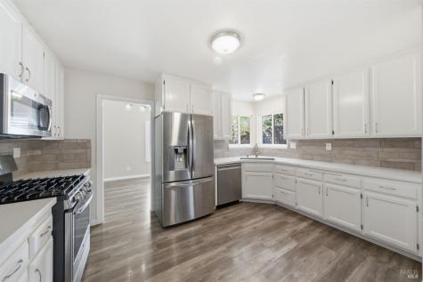 1890 Howard Drive Windsor CA 95492