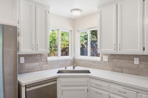 1890 Howard Drive Windsor CA 95492