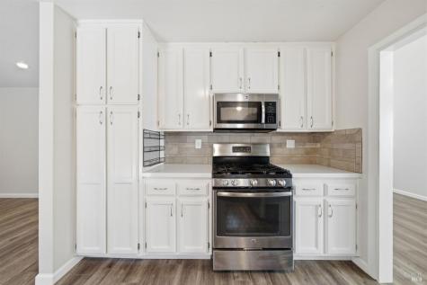 1890 Howard Drive Windsor CA 95492