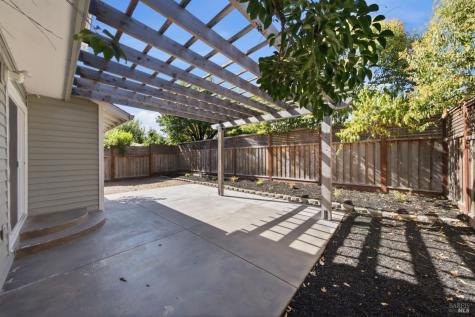 1890 Howard Drive Windsor CA 95492