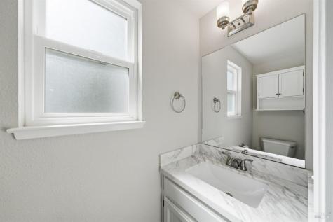 1890 Howard Drive Windsor CA 95492