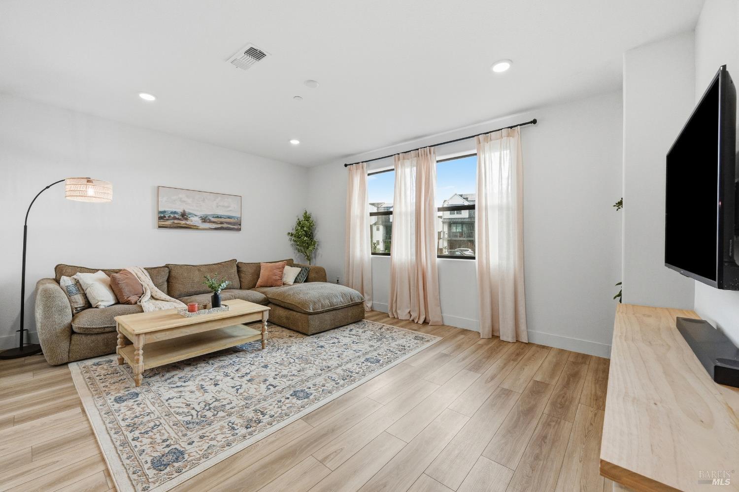 1522 Waterside Lane Rohnert Park CA 94928