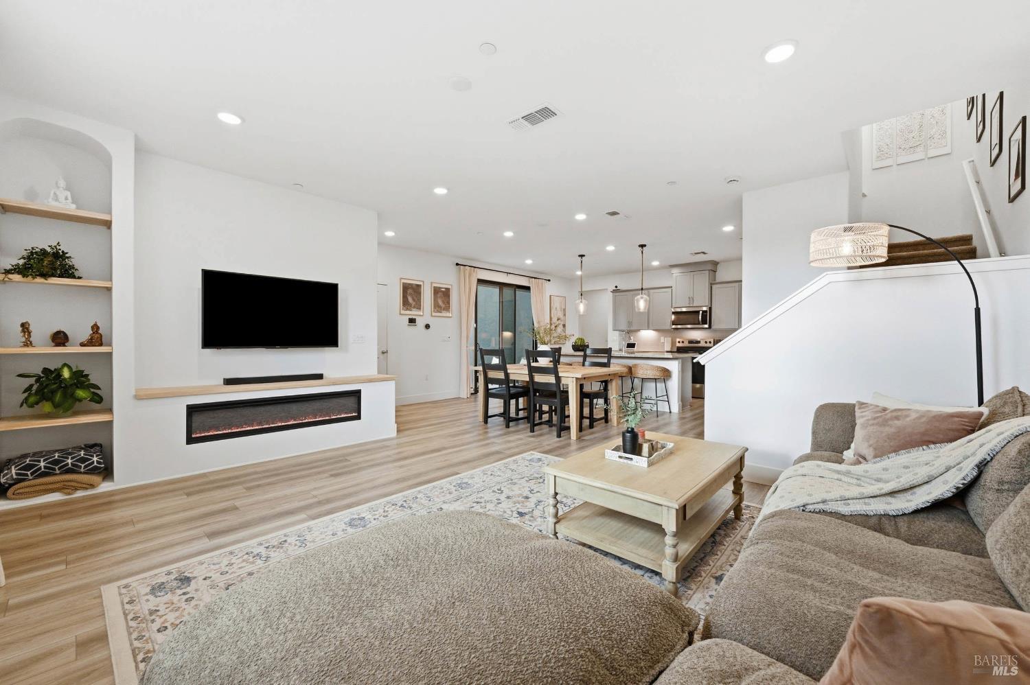 1522 Waterside Lane Rohnert Park CA 94928