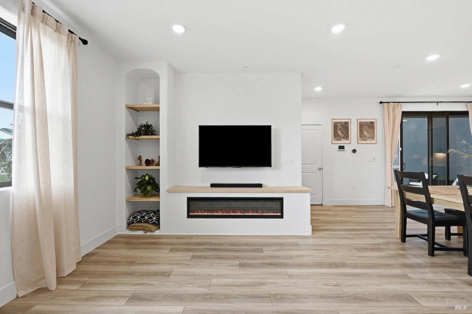 1522 Waterside Lane Rohnert Park CA 94928
