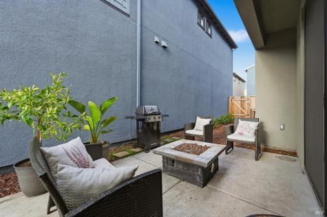 1522 Waterside Lane Rohnert Park CA 94928