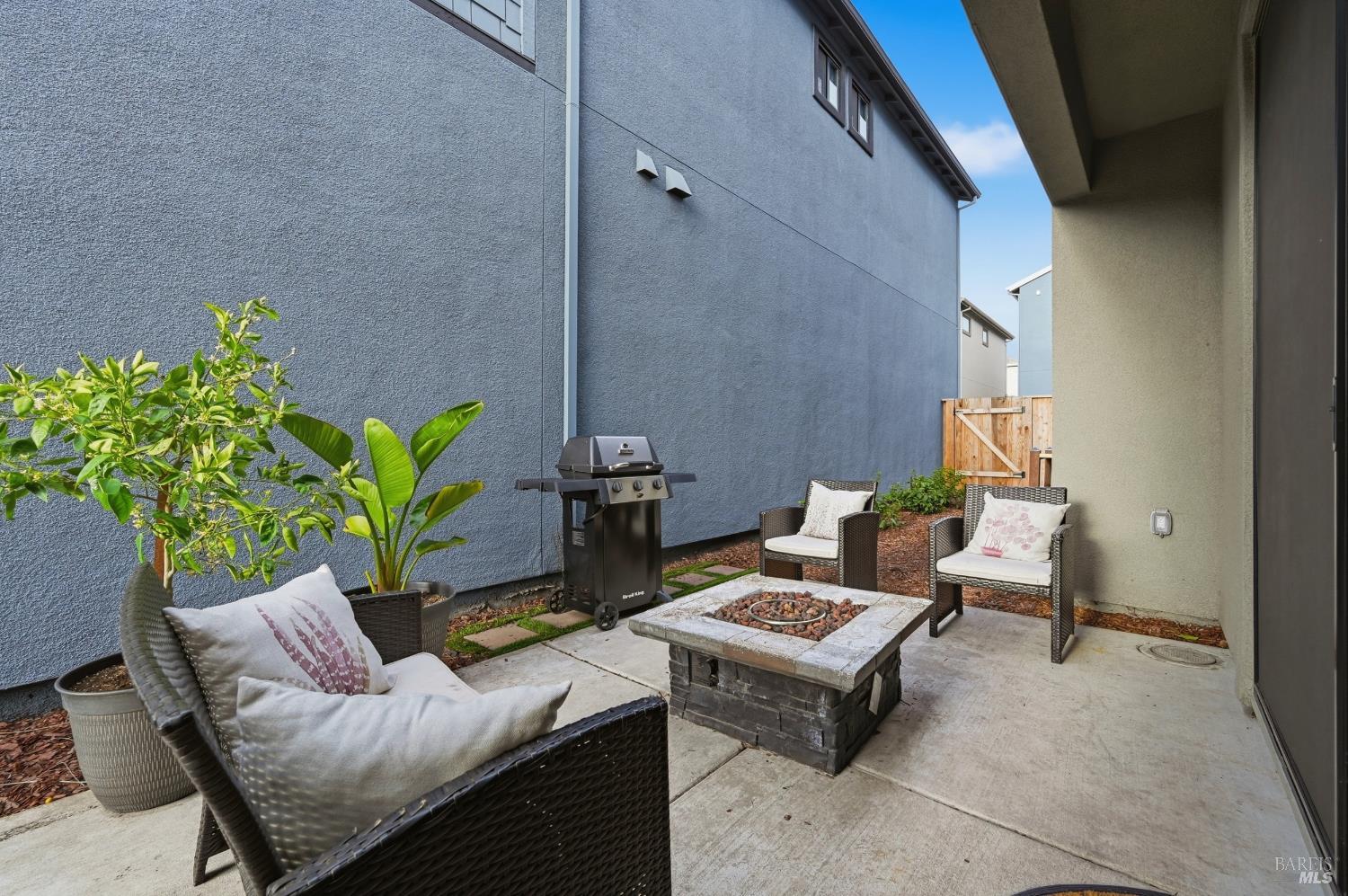 1522 Waterside Lane Rohnert Park CA 94928