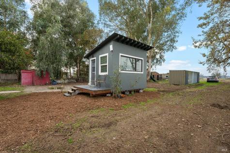 1979 Ludwig Avenue Santa Rosa CA 95407