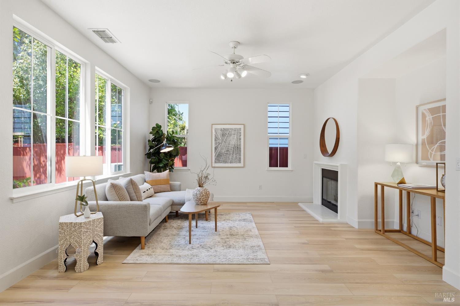 1759 Emma Way Petaluma CA 94954