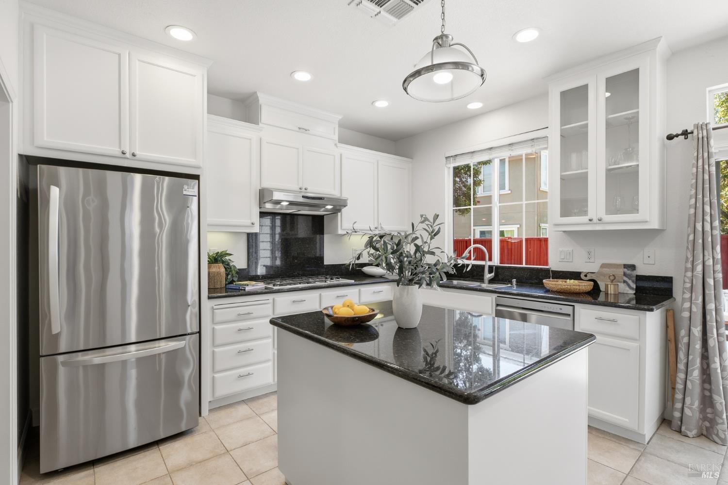 1759 Emma Way Petaluma CA 94954