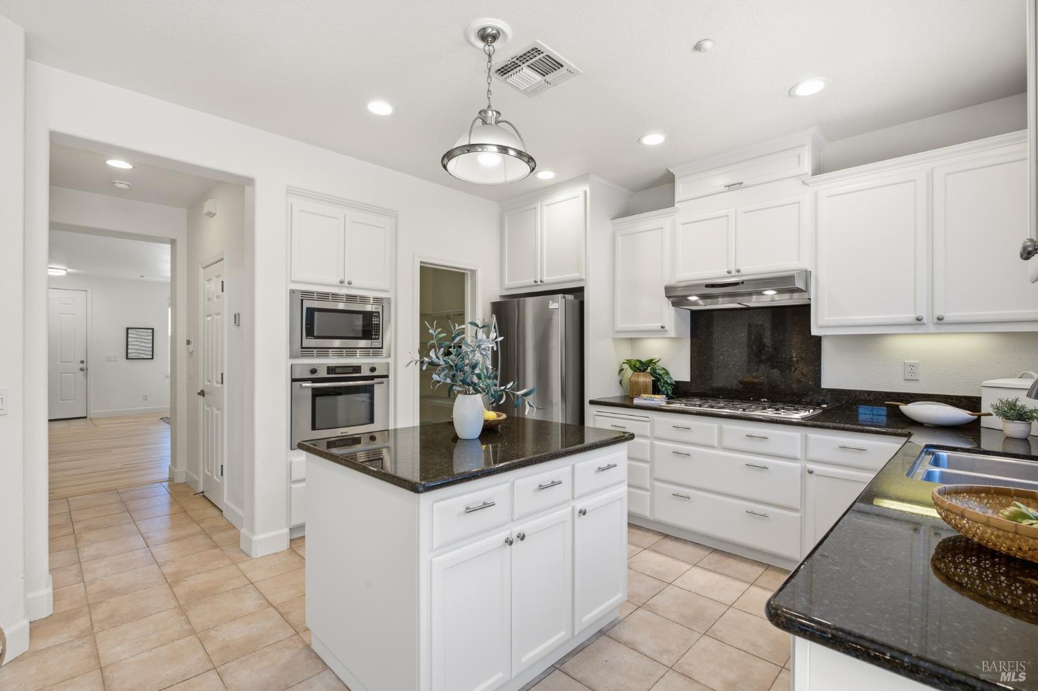 1759 Emma Way Petaluma CA 94954