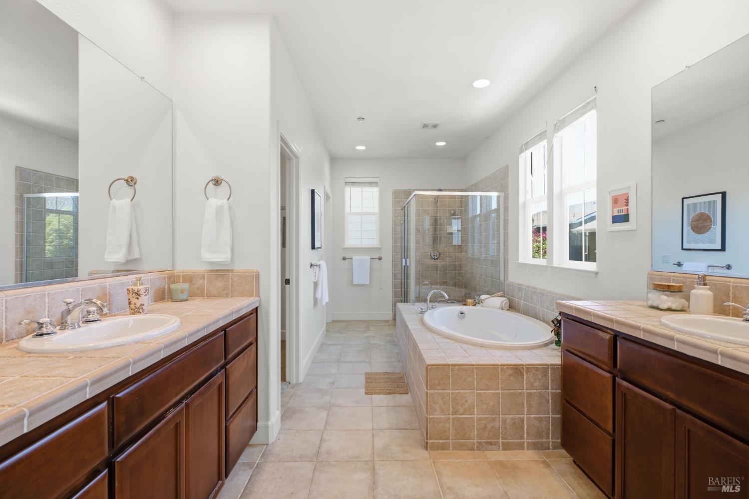 1759 Emma Way Petaluma CA 94954