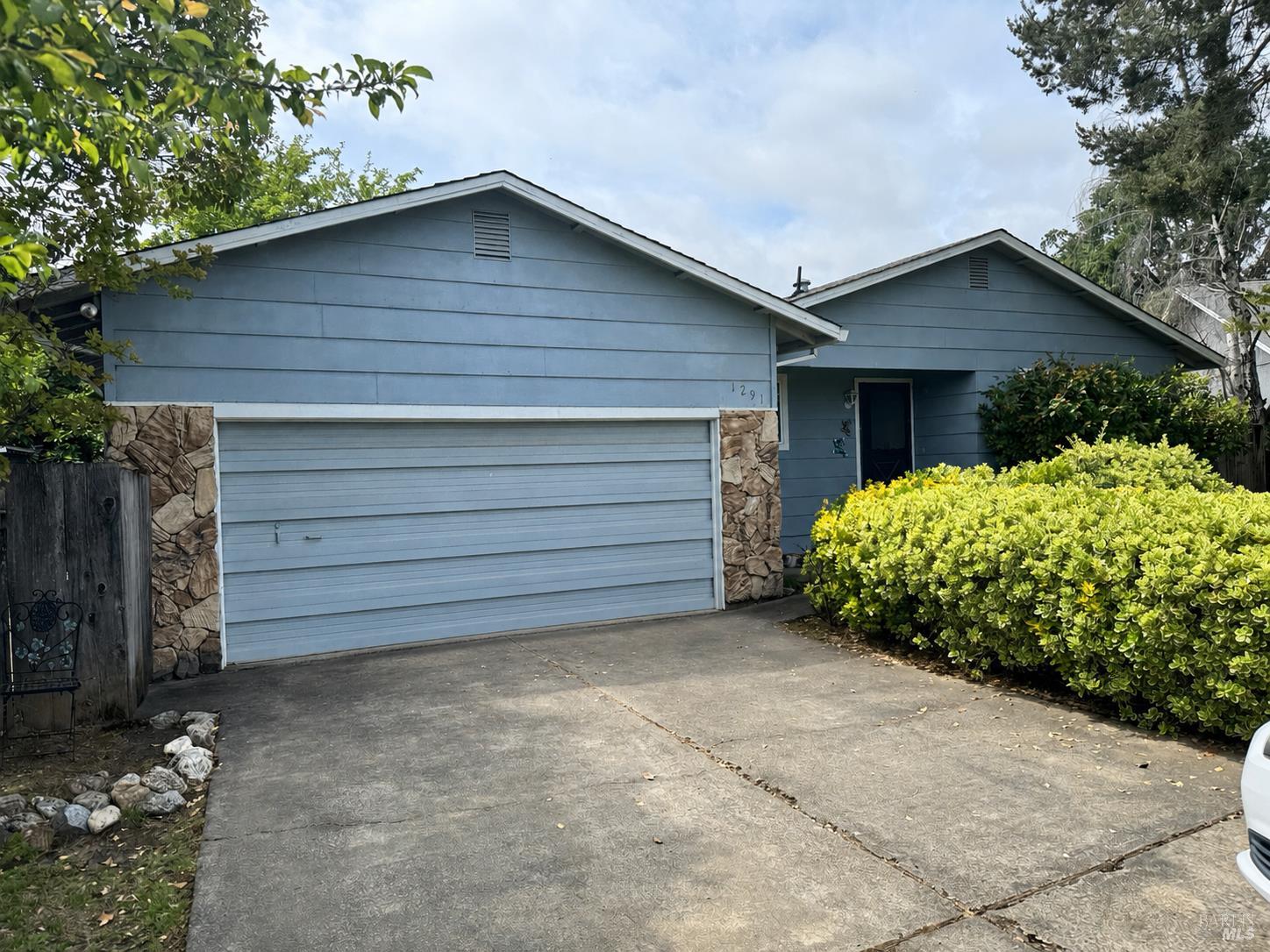 1291 Sirah Court Ukiah CA 95482