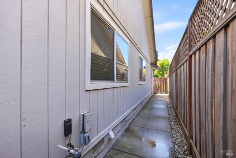 2173 Erika Street Santa Rosa CA 95403