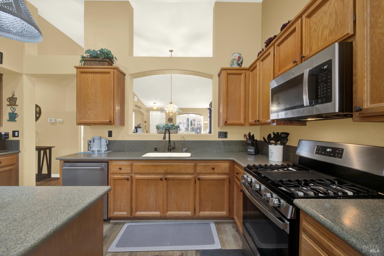 161 Currant Lane Vacaville CA 95687