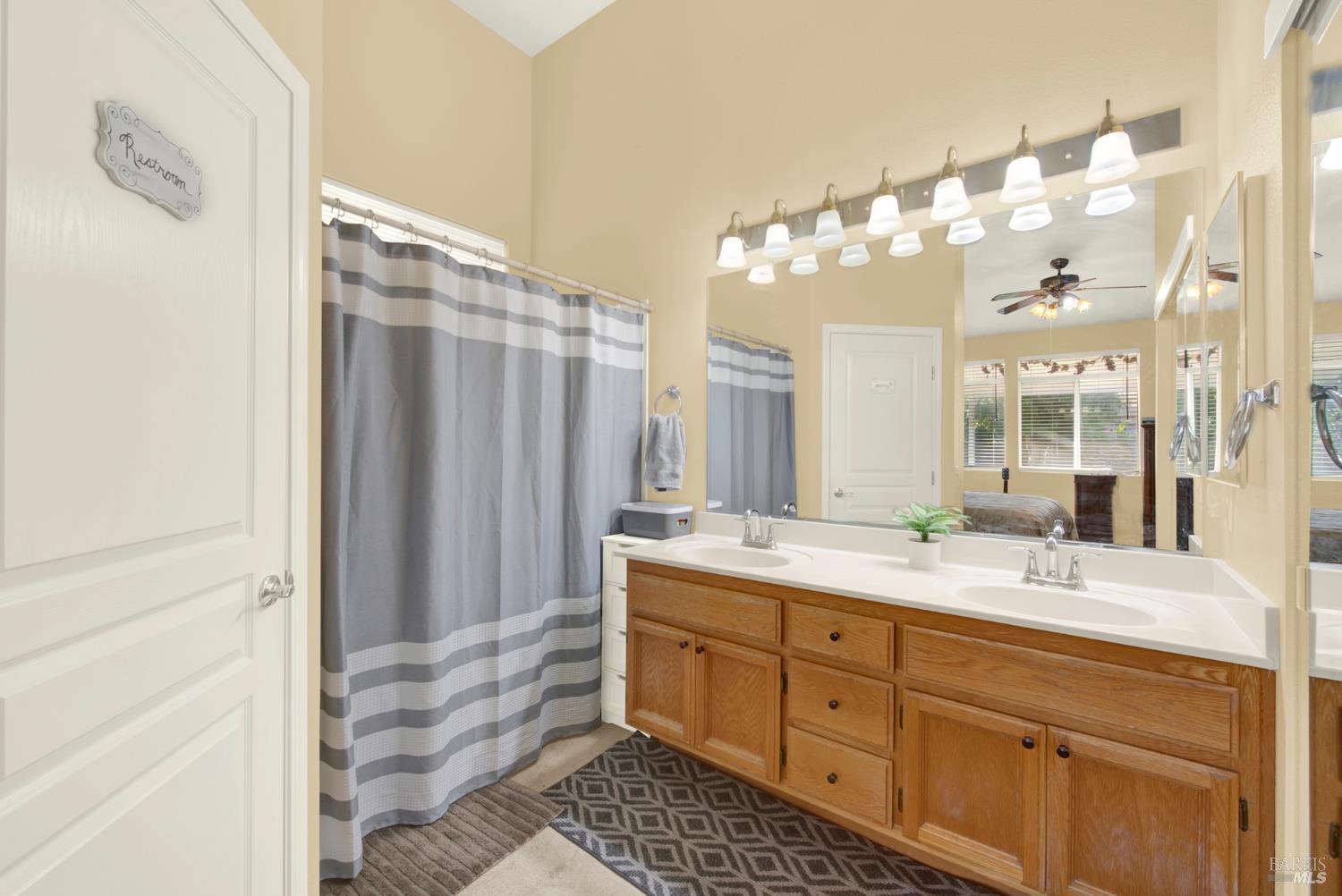 161 Currant Lane Vacaville CA 95687