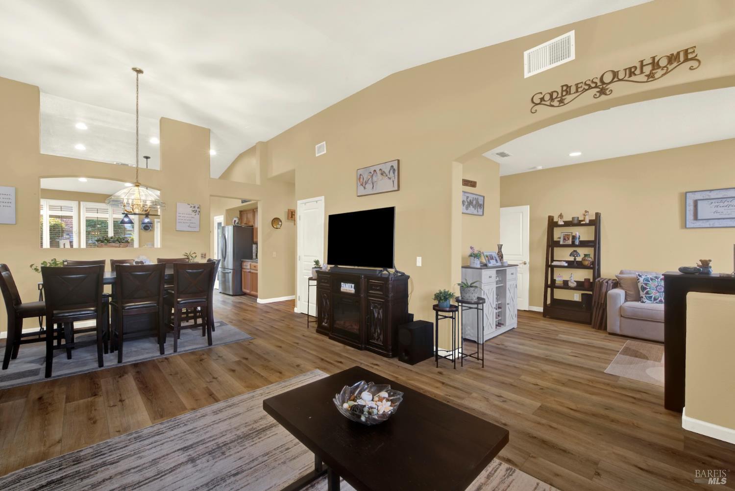 161 Currant Lane Vacaville CA 95687