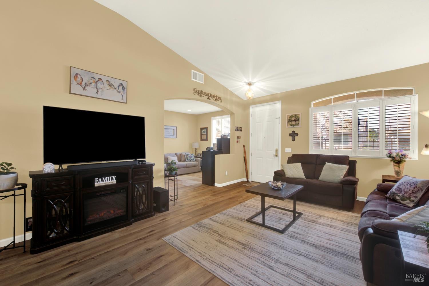 161 Currant Lane Vacaville CA 95687
