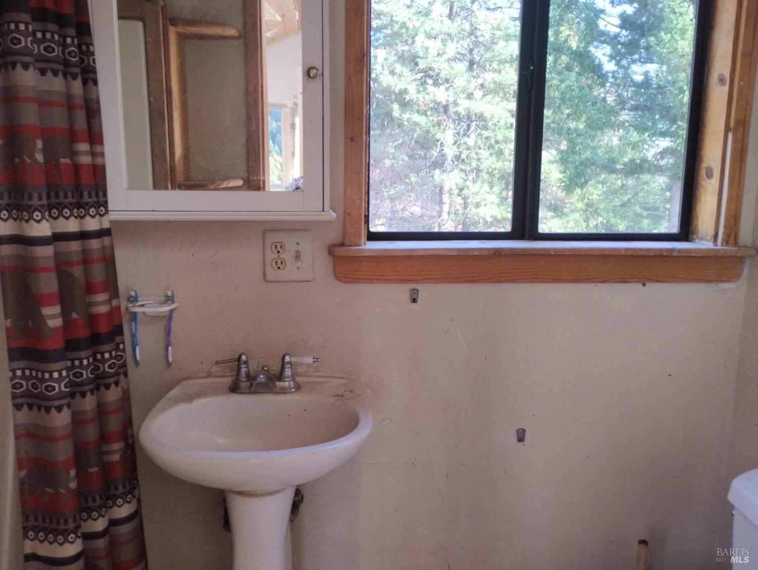 7601 Simmerly Road Laytonville CA 95454