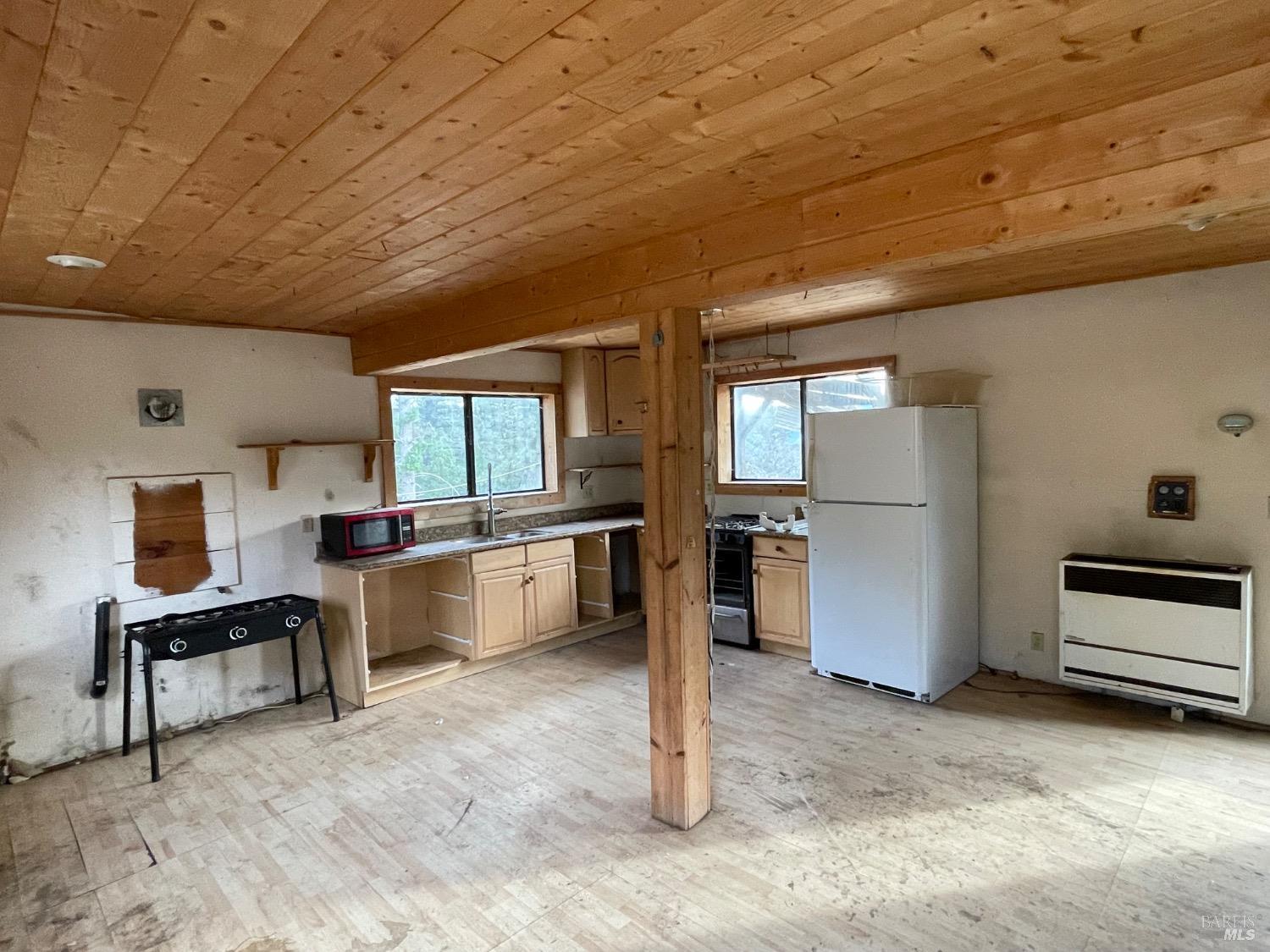 7601 Simmerly Road Laytonville CA 95454