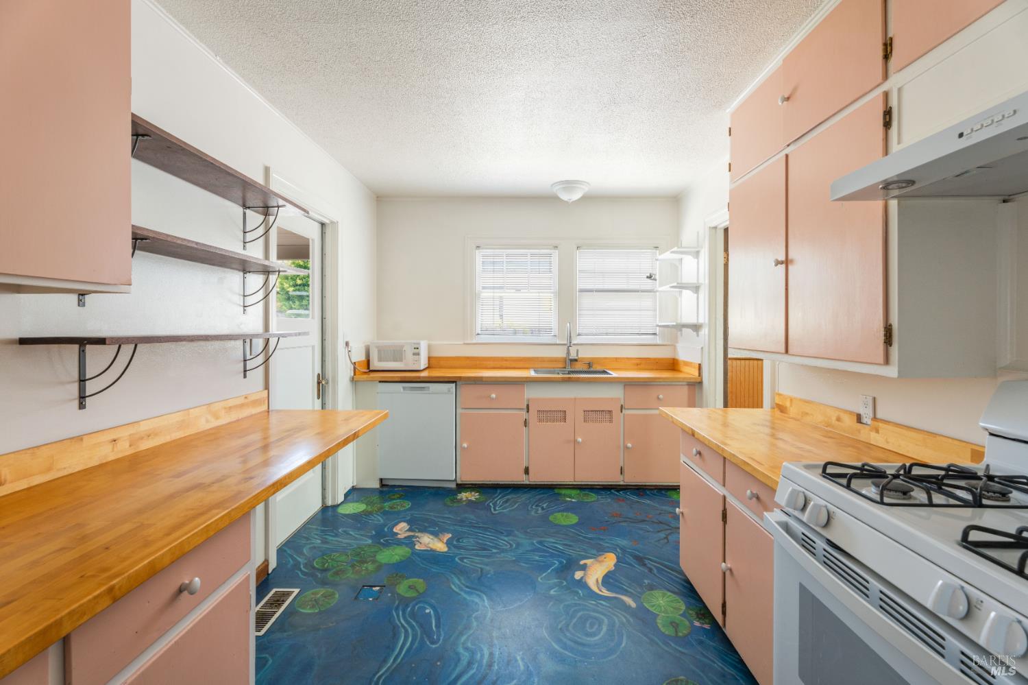 132 E Valley Street Willits CA 95490