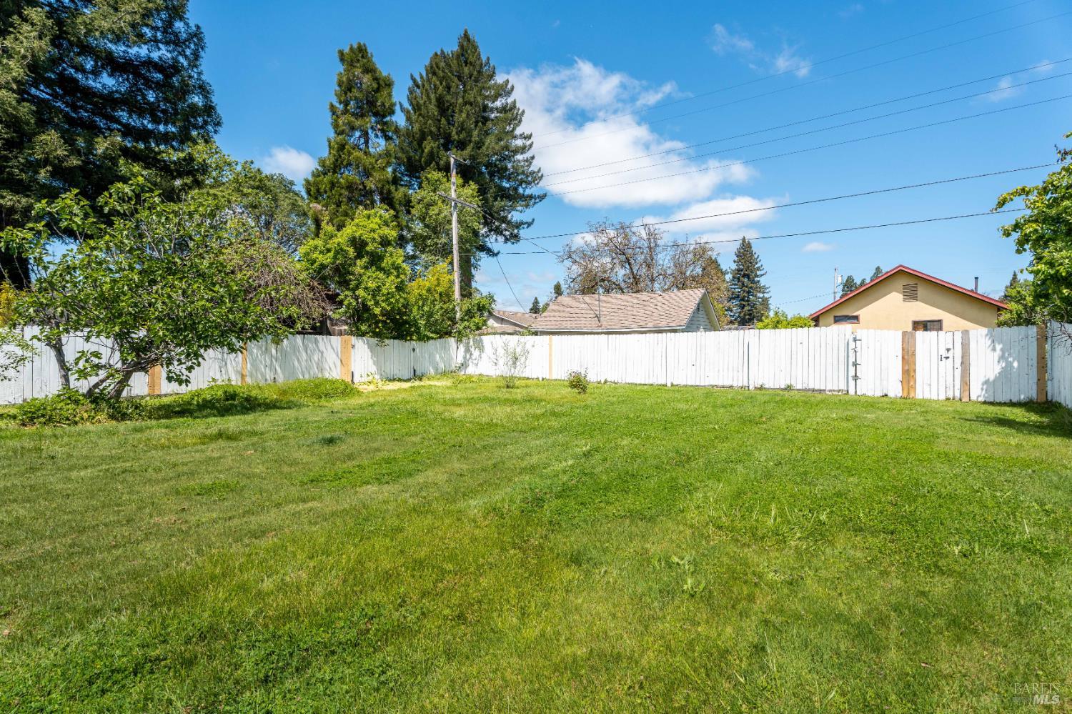 132 E Valley Street Willits CA 95490