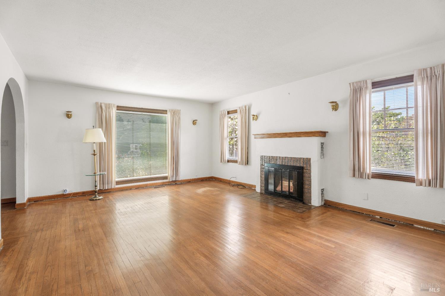 132 E Valley Street Willits CA 95490