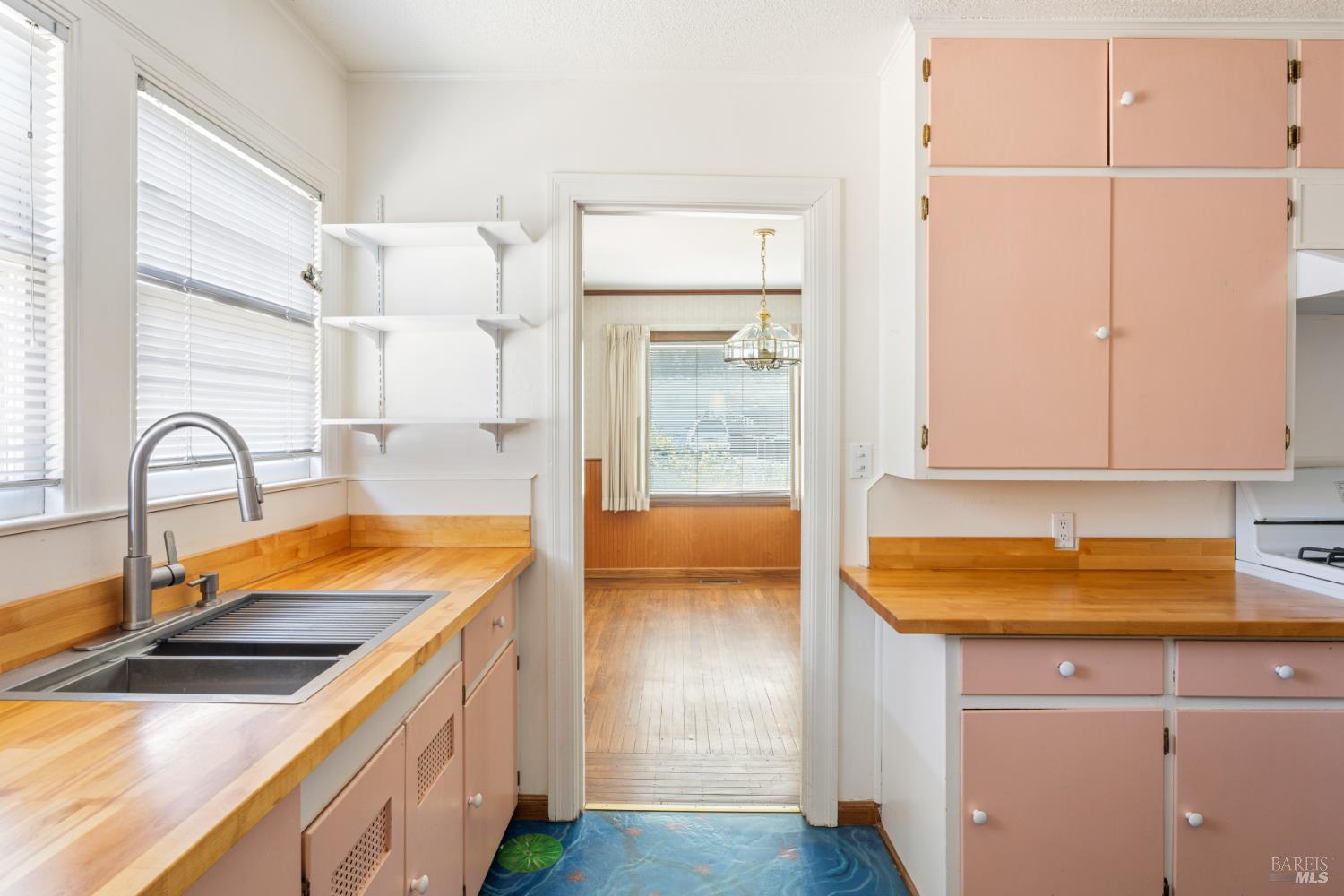 132 E Valley Street Willits CA 95490