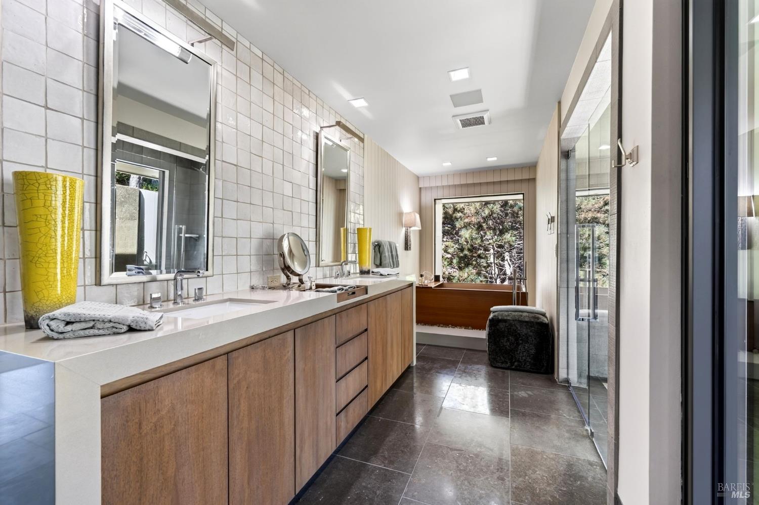 5540 N Highway 1 Little River CA 95456