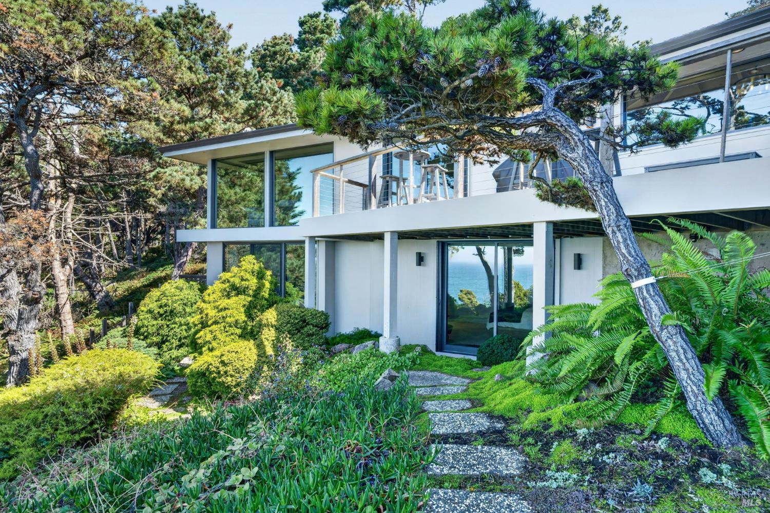 5540 N Highway 1 Little River CA 95456