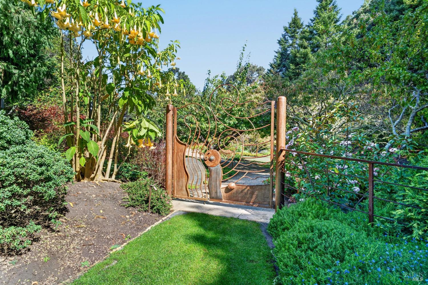 5540 N Highway 1 Little River CA 95456