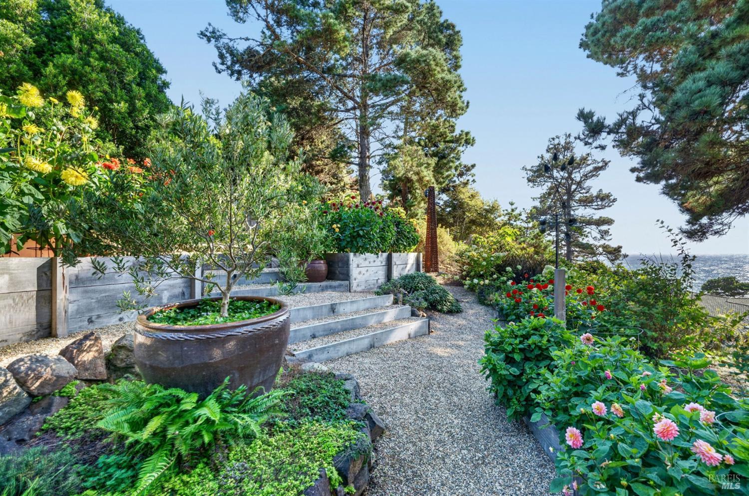 5540 N Highway 1 Little River CA 95456
