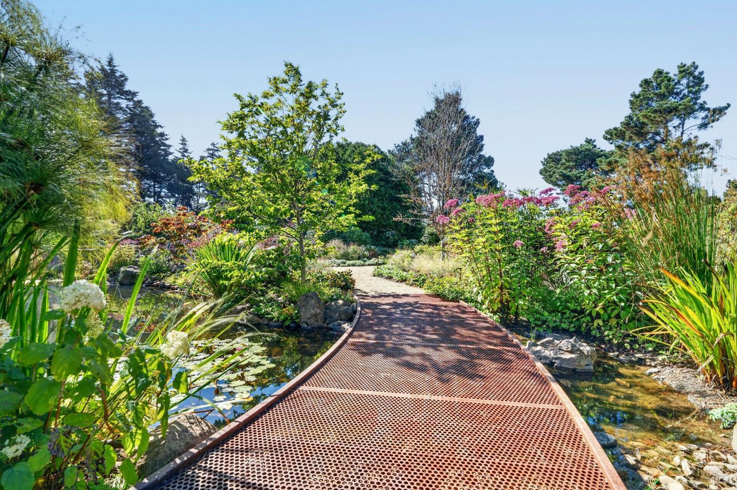 5540 N Highway 1 Little River CA 95456