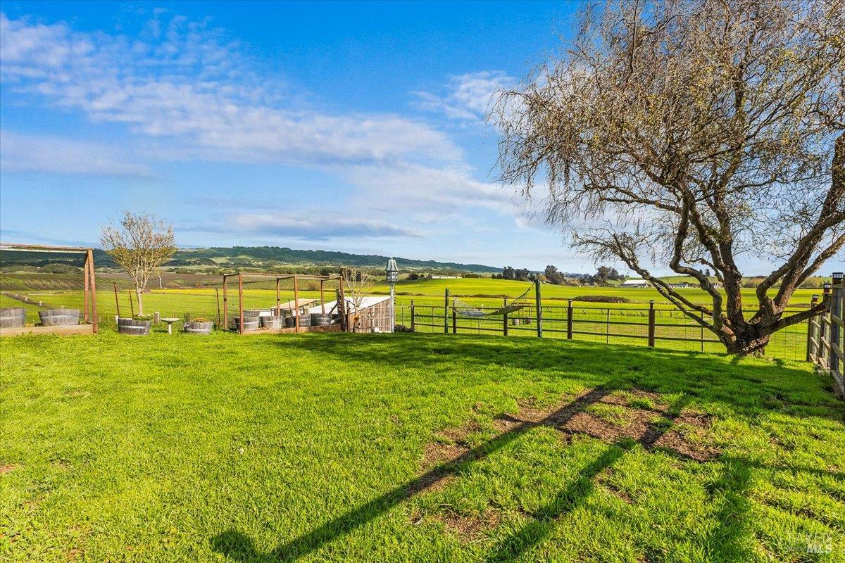 166 Davis Lane Penngrove CA 94951