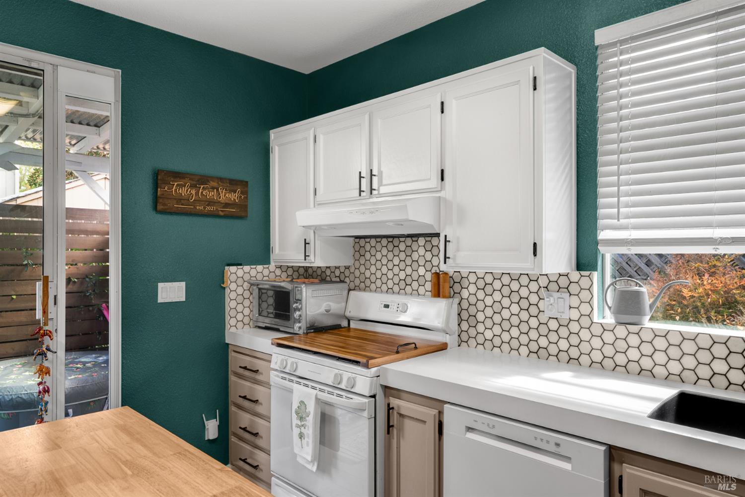 2452 Jadeite Way Santa Rosa CA 95404