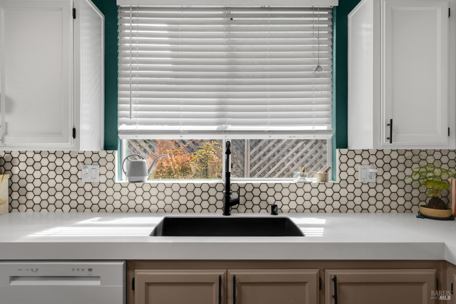 2452 Jadeite Way Santa Rosa CA 95404