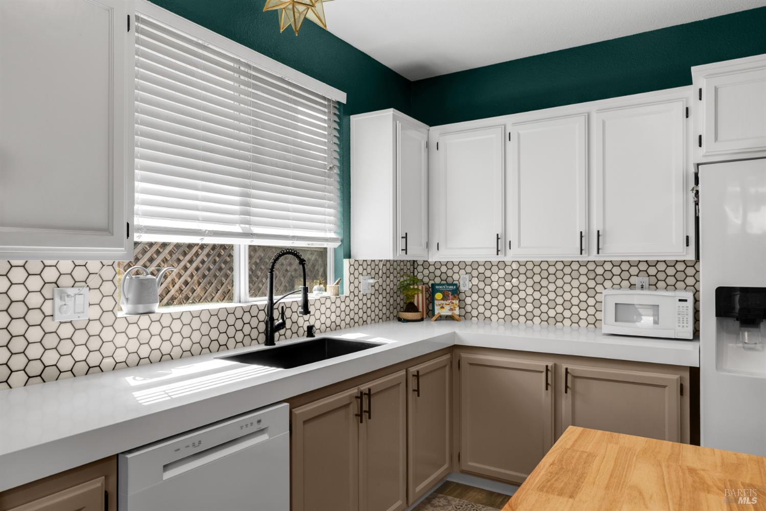 2452 Jadeite Way Santa Rosa CA 95404