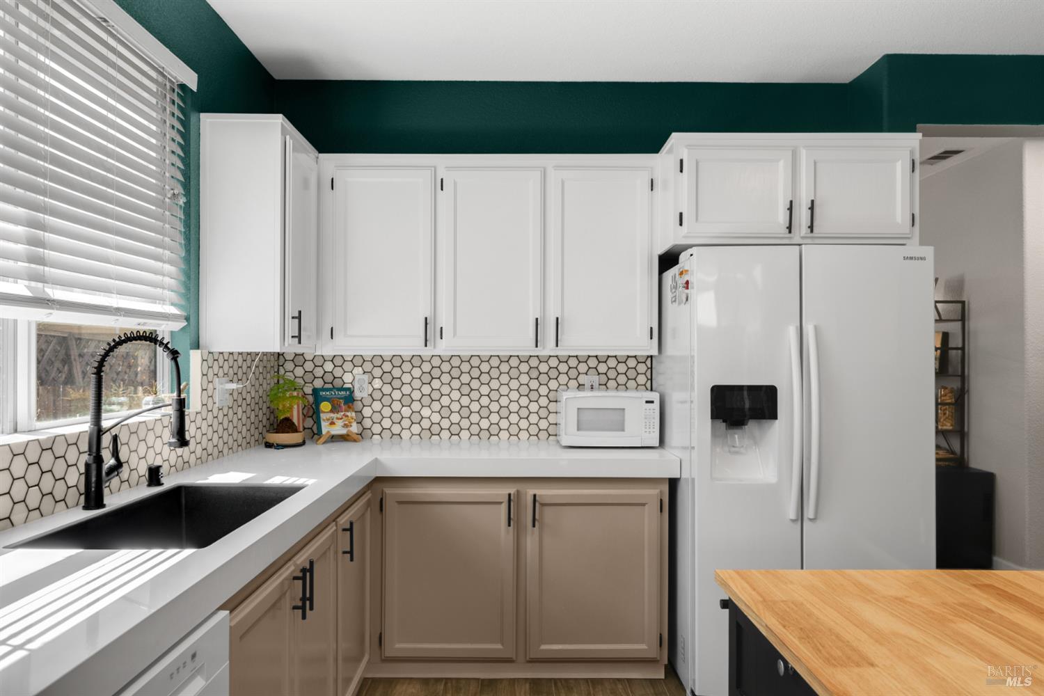 2452 Jadeite Way Santa Rosa CA 95404