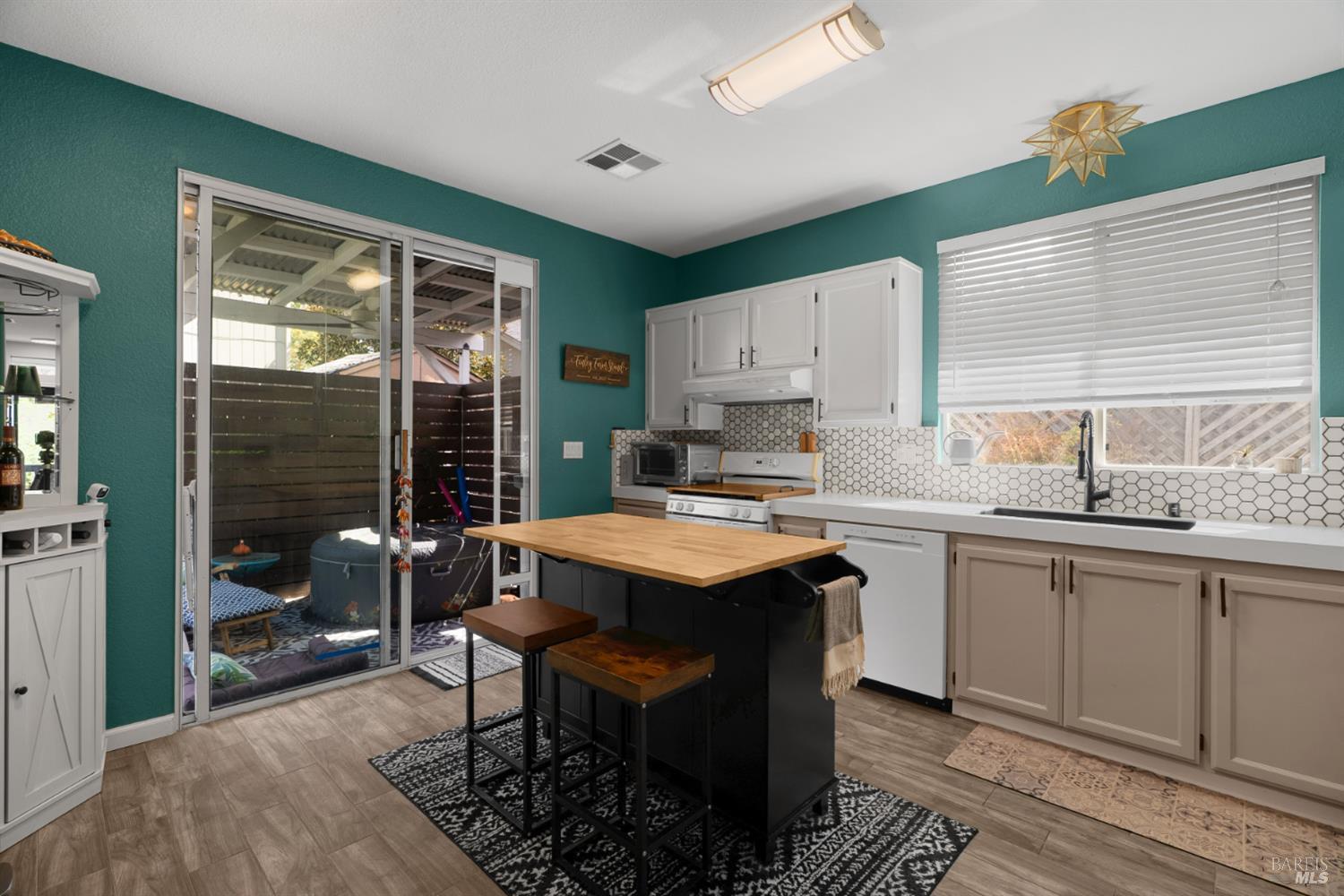 2452 Jadeite Way Santa Rosa CA 95404