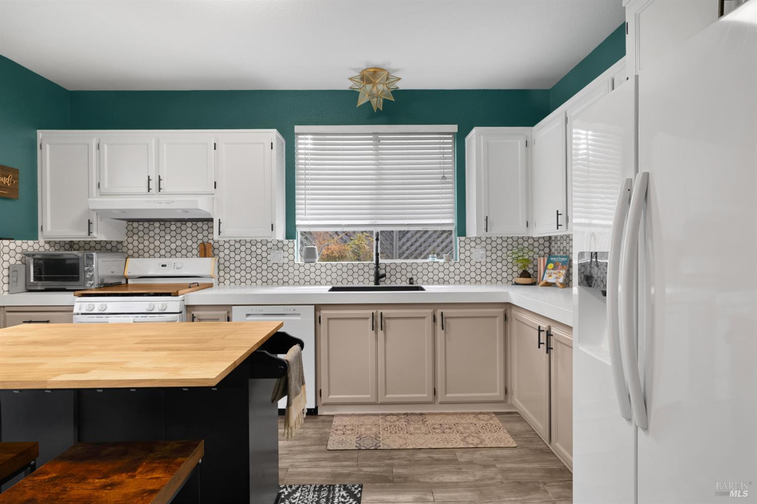 2452 Jadeite Way Santa Rosa CA 95404