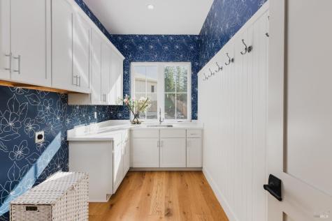 1902 Carlile Place Santa Rosa CA 95403