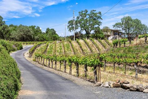 5143 Dry Creek Road Healdsburg CA 95448