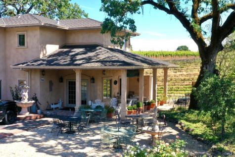 5143 Dry Creek Road Healdsburg CA 95448